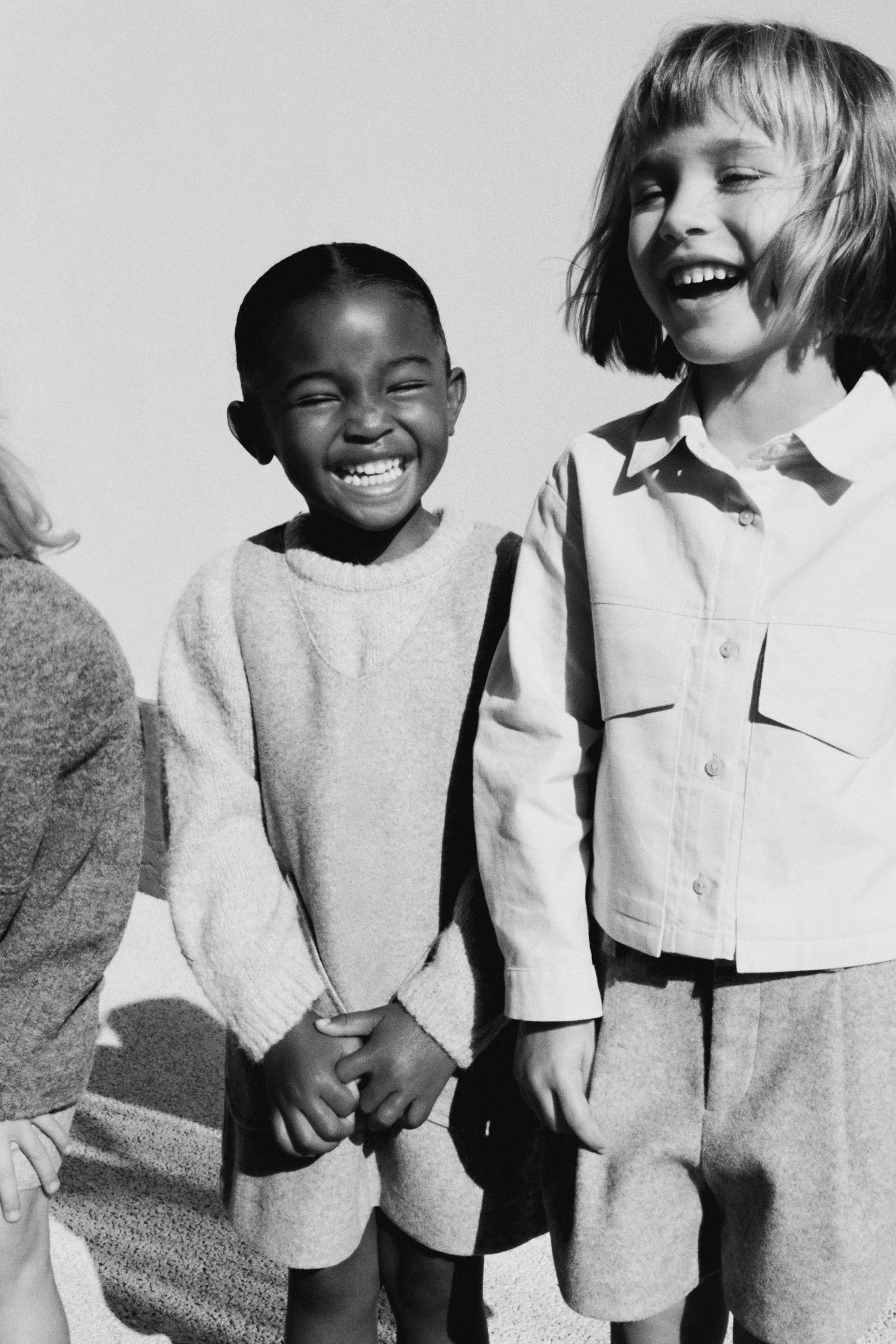 

ПЛАТЬЕ-ПИНАФОР С КАРМАНАМИ