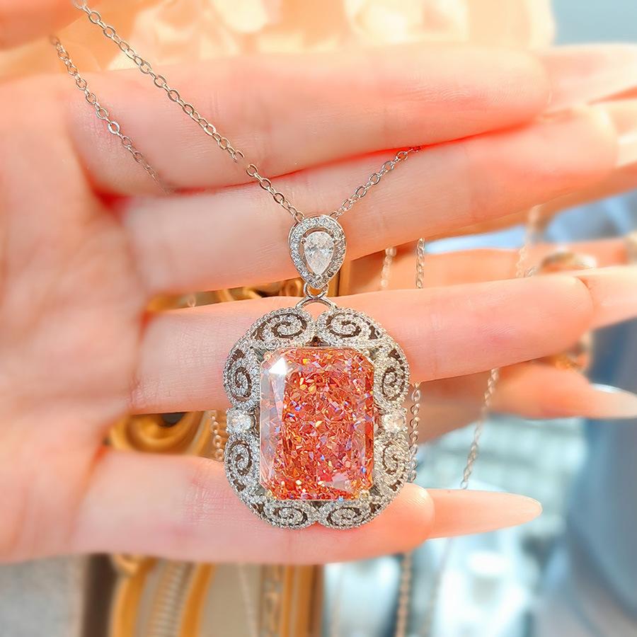 Seiko Übertriebene Farbe Schatz Roter Korund Anhänger Halskette Mode Leichter Luxus Ohrstecker Taubenblut Rot Hochkohlenstoff Diamant Ring Set Damen