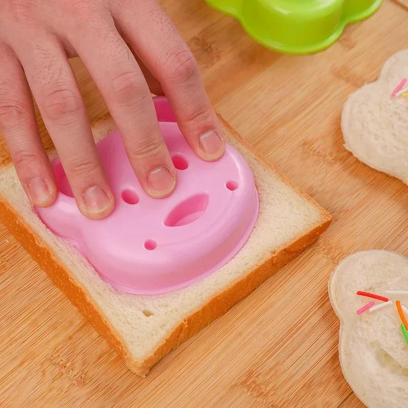 1/2pc Sandwich Mould Bear Cat Rabbit Car Shaped Bread Mold Cake Biscuit Embossing Device Crust Cookie Cutter Baking Pastry Tools