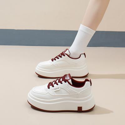 2025 Frühling weiße Schuhe neue koreanische Version ins Studentinnen Plateau erhöhend Sport Board Schuhe lässig Streetstyle HB609