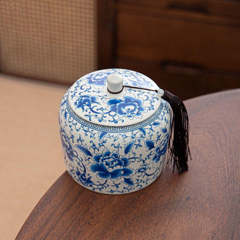 Blue and White Porcelain Tea Canister Vintage Ceramic Candy Jar Multi-functional Home Nut Coffee Bean Medicinal Herb Storage Jar