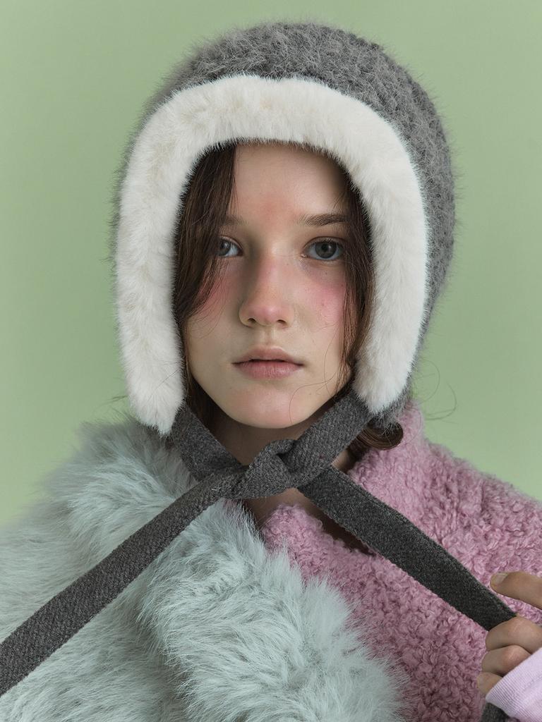 Poejidam Fur Trim Bonnet Hat In Gray Wing