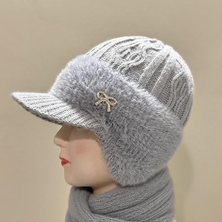 Cappello per anziani protezione orecchie caldo autunno e inverno pelo di coniglio cappello a maglia antivento velluto signora madre cappello di lana fredda