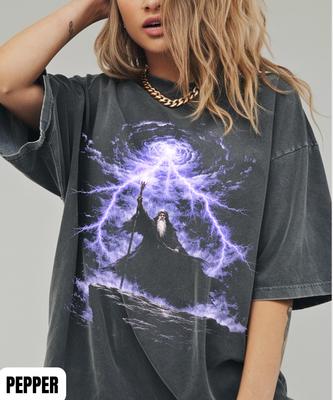 Zauberer Blitz Shirt, Retro Mittelalter Magier T-Shirt, Dunkle Ästhetik Zauberer Shirt, Gothic Fantasy T-Shirt, Dunkle Fantasy Grafik Top, Magisches Blitz Top