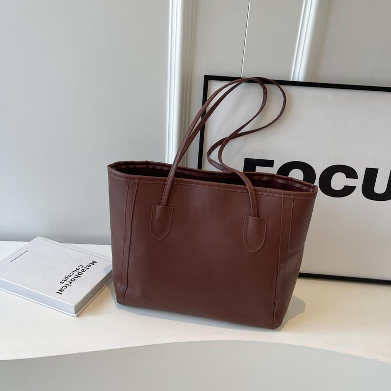 Stylish Tote Bag For Women With Spacious Capacity And Trendy Street Style Design