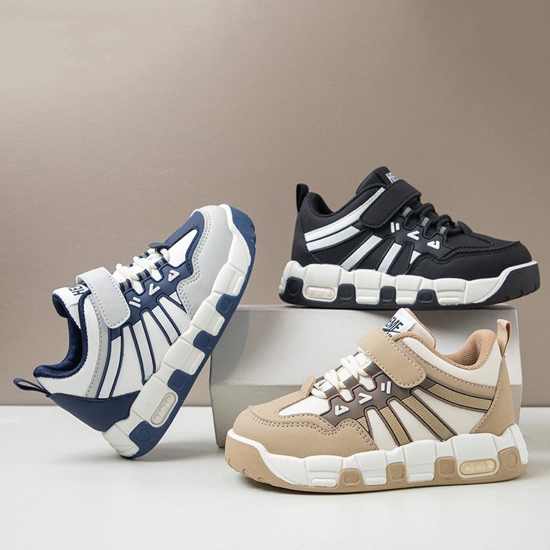 Boys' Sports Shoes 2025 Autumn New Korean Version Fashion Soft Sole Non-slip Lightweight Medium and Older Children's Versatile Casual Shoes