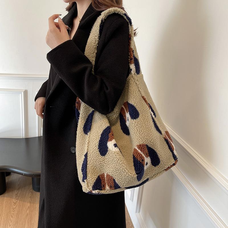 Lamb Wool Plush Bag Women's Large-capacity New Autumn and Winter Versatile Shoulder Bag Alphabet Commuter Tote Bag