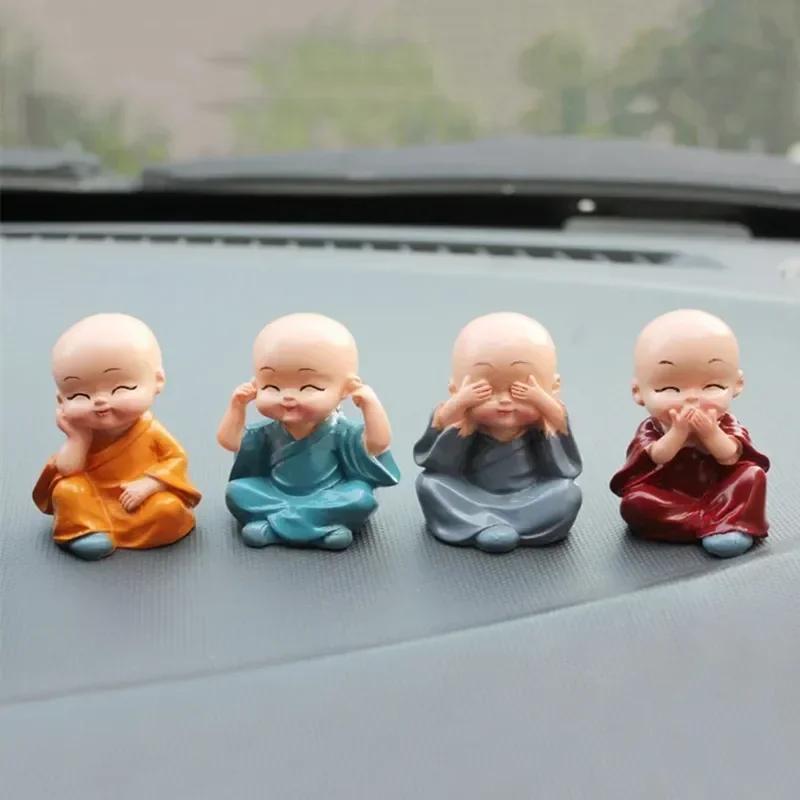 4 pezzi/set artigianato in resina regalo adorabile piccolo monaco sculture carine monaci statuette di Buddha creativo bambole di Buddha tavolo decorazione auto