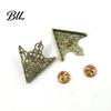 Metal Collar Clip 1 Pair Vintage Shirt Clip, Hollow-Out Decoration Alloy Brooch Triangle Pin for Men Women