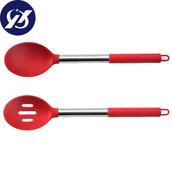 Varmebestandig komfortabelt håndtak med hengende hull Silikon BPA-fri kokeskje Hjemmeutstyr