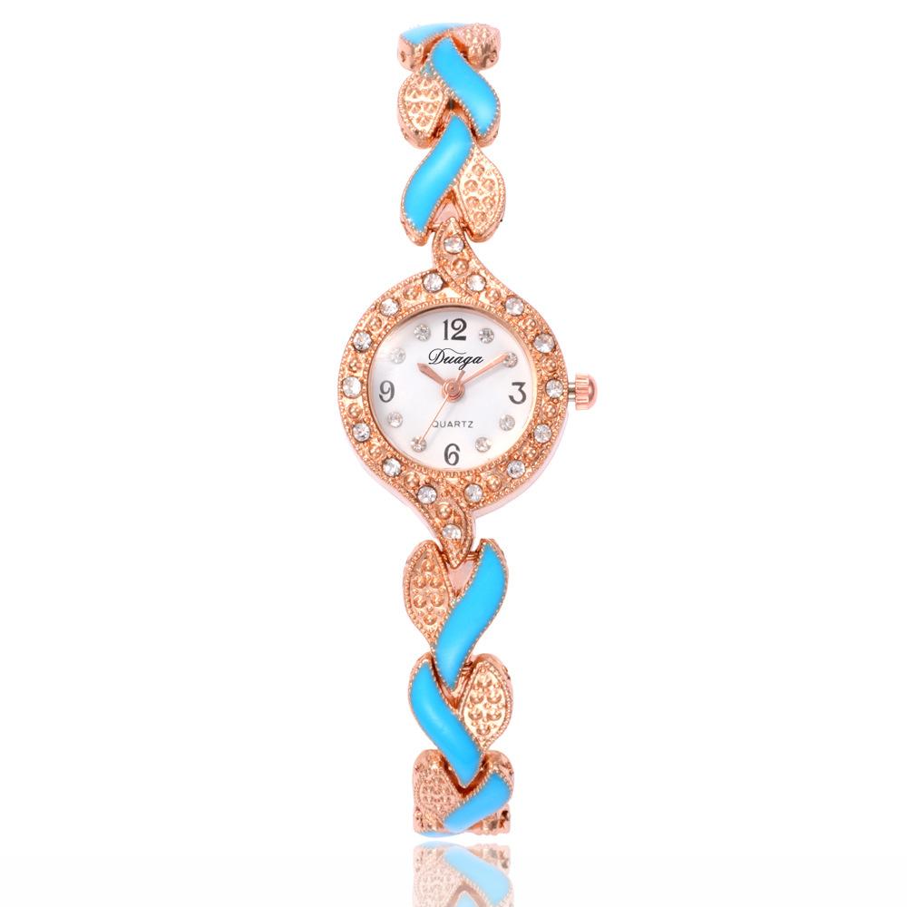 CQ420 Leisure and Fashion Women Watch Alloy Maple Leaf Bracelet Quartz Watch Light Luxury Clock Giftwatches for Woman