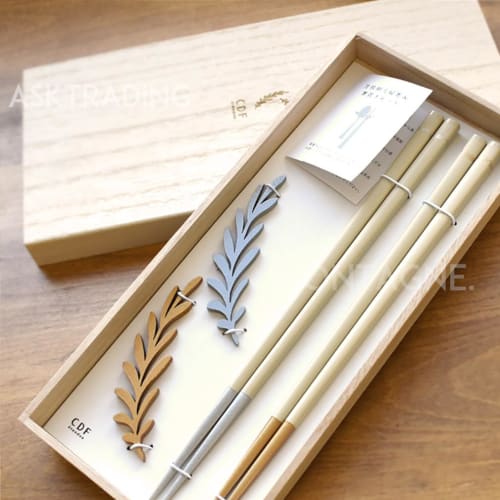 Laurel Wood Chopsticks with Chopstick Rests, 23cm, Gift Set, Made In Japan, Paulownia Wood Box, Dishwasher Safe, Stylish, Simple, Scandinavian Design,