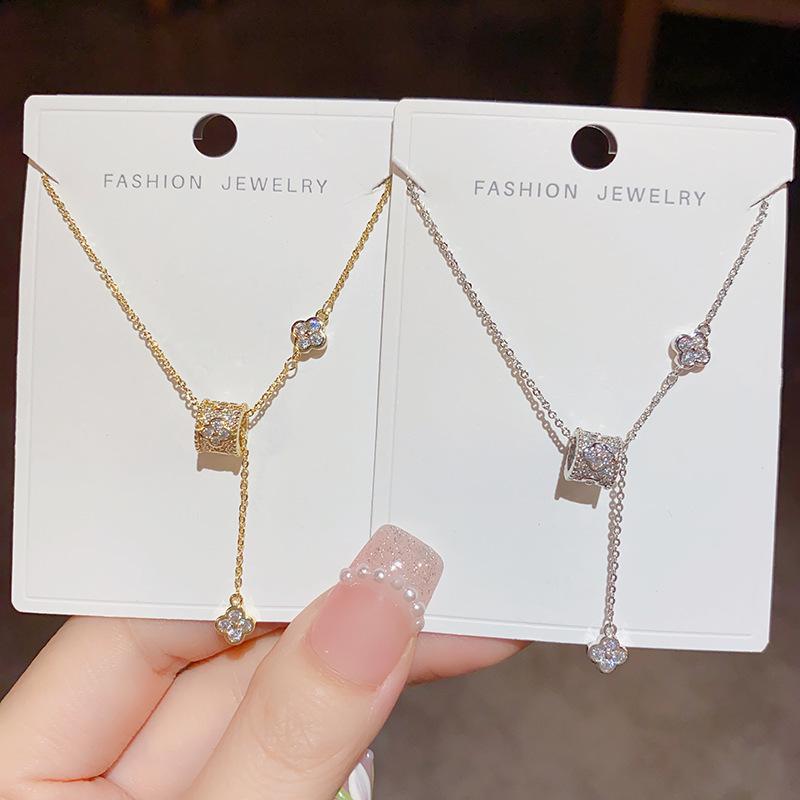 Light Luxury Niche Fashion Versatile Small Waist Four Leaf Flower Necklace