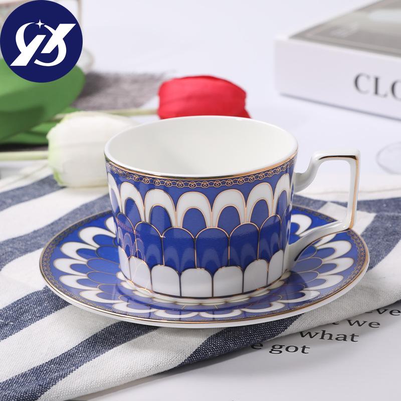 1 sada Luxusní sada šálků a podšálků na kávu, Keramický šálek na čaj 250 ml