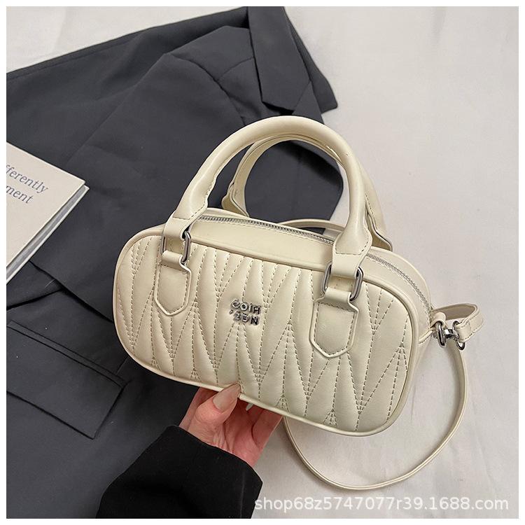 

2025 new Boston bag Korean version of popular fashion pleated diamond handbag versatile shoulder messenger bag