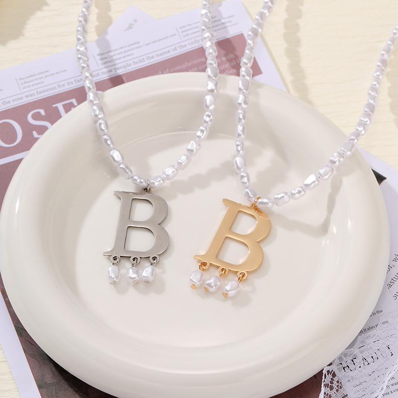 Hot sale imitation pearl stainless steel letter pendant niche luxury B letter ladies necklace