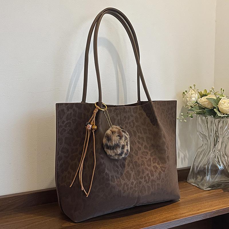 Simple and Retro Large-capacity Bag, Women's Single-shoulder Bag, Commuting Tote Bag for Going Out To Work