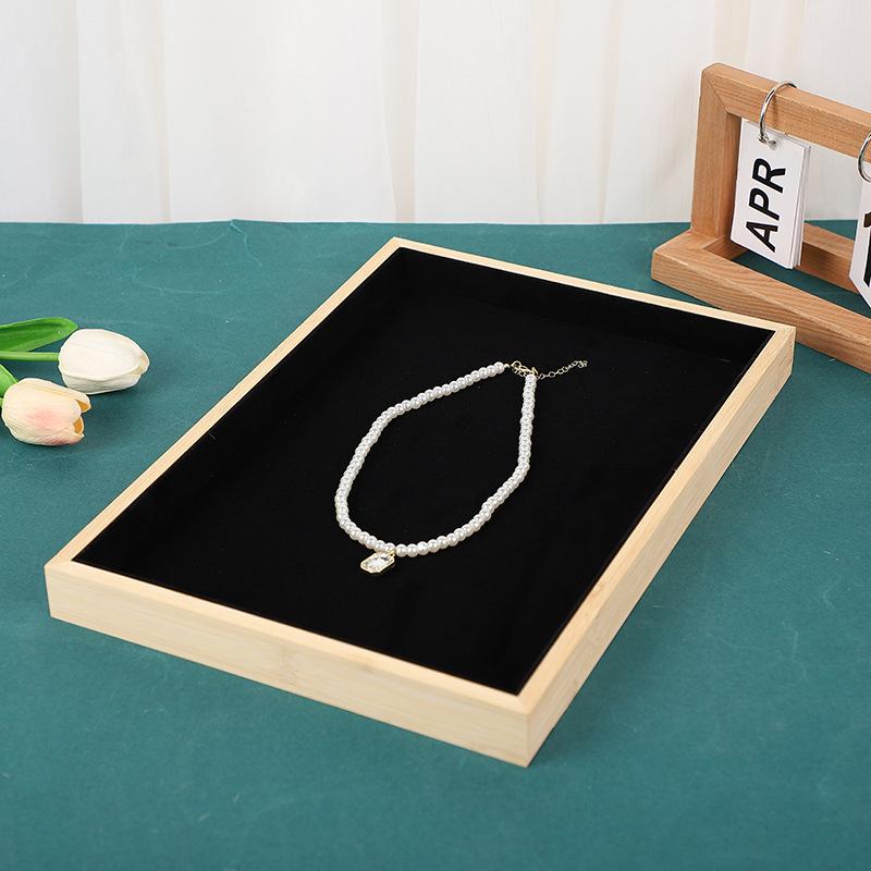 

Элегантный поднос для демонстрации ювелирных изделий для ожерелий, браслетов и браслетов-манжет - Идеален для хранения и фотографии