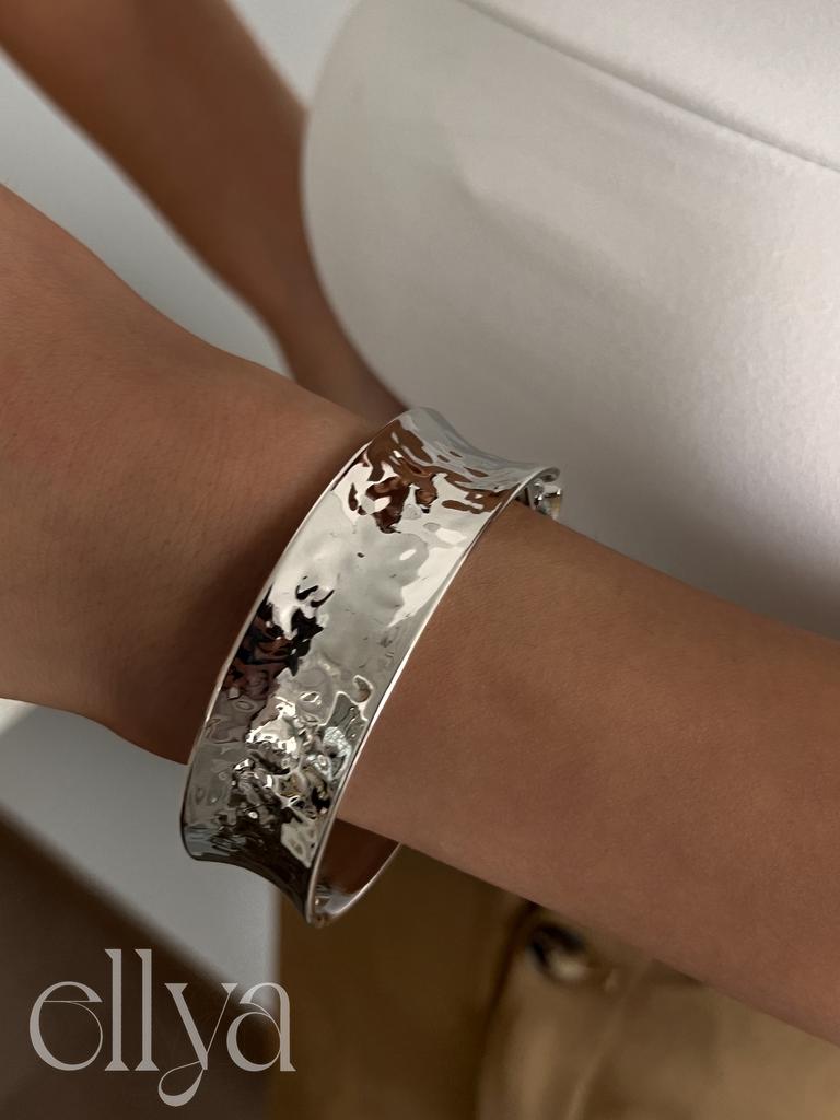 Salircon Fashion Simple Hollow Water Drop Shaped Curved Metal Spring Bangles Women Vintage Gold Color Steampunk Bracelet Jewelry