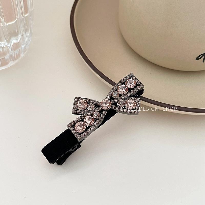 Elegant French Rhinestone Bow Hair Clip - Luxury Duckbill Design for Fashionable Temperament