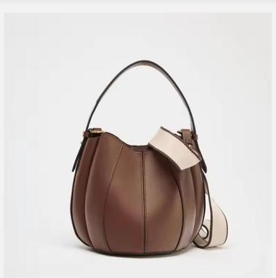 Módní kabelka typu bucket bag, Značkové kabelky přes rameno, Luxusní crossbody kabelka, Peněženka s odnímatelnou kapsou