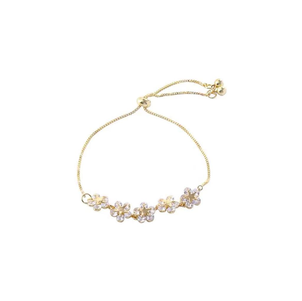 Zircon Flower Bracelet for Women - Trendy Korean Design for Students and Girlfriends, Simple and Stylish In-Hand Jewelry.