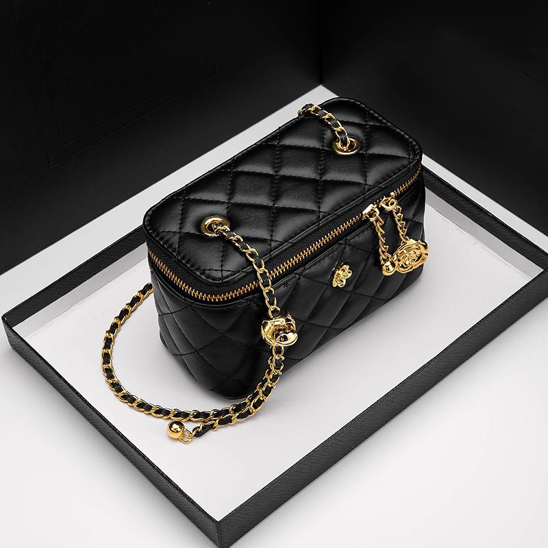 New Camellia Diamond Chain Bag Spring and Summer Versatile One Shoulder Crossbody Bag Makeup Bag Mini Box Bag