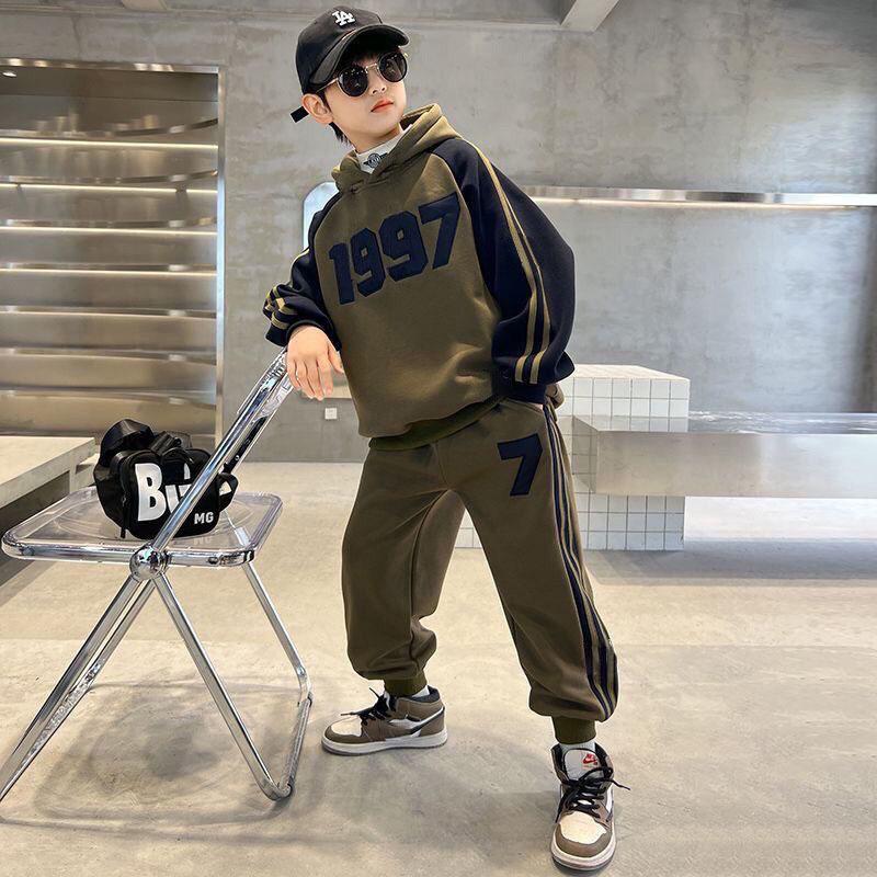 

Осенне-зимние детские плюшевые и утепленные спортивные костюмы, модные толстовки с капюшоном и спортивные брюки, повседневные костюмы-двойки 120 коричневый