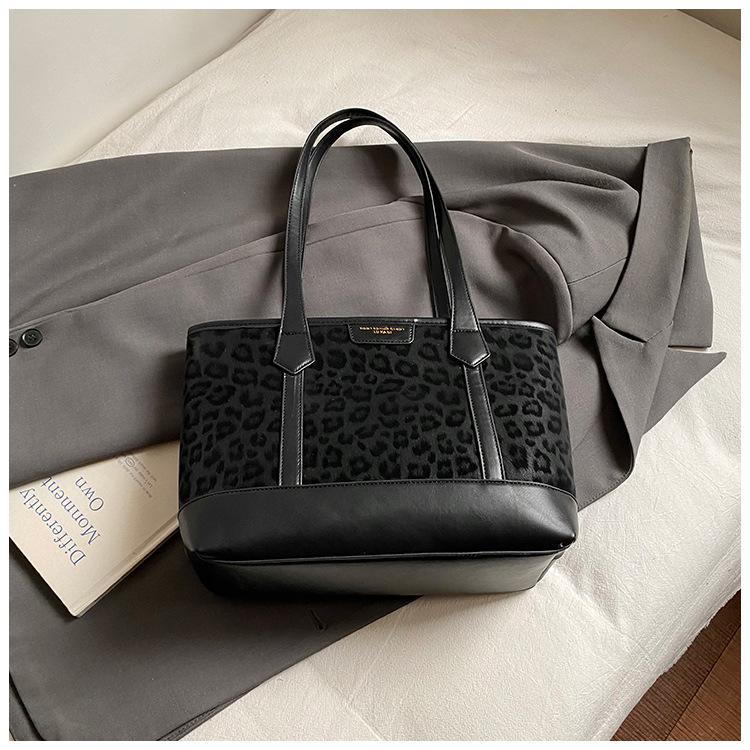 Мода 2025, сумка-тоут с леопардовым принтом, сумка-подмышка на плечо, женская ретро, популярная, новая, большой вместимости