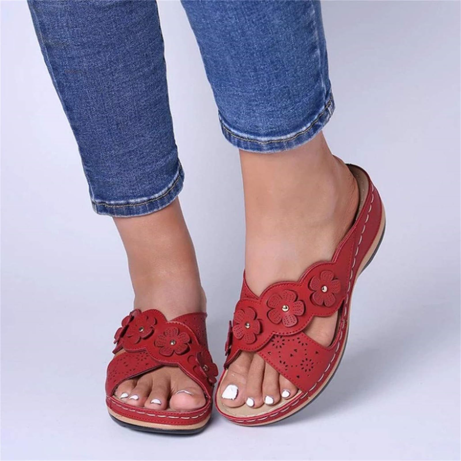 

Retro cross flower flat bottomed round toe casual beach women s sandals 43 червоний