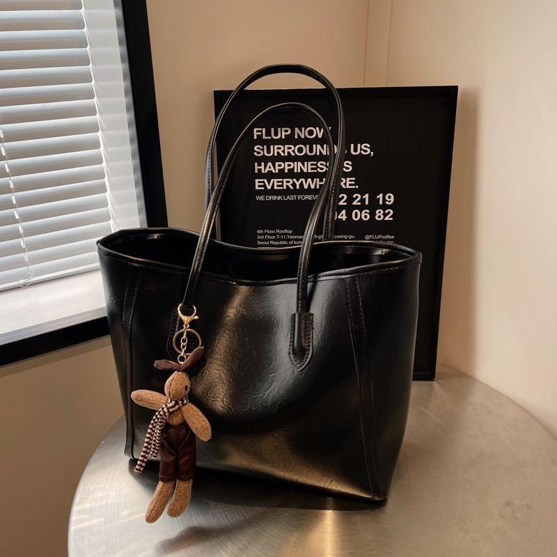 Casual retro tote bag 2 spring new versatile commuter shoulder bag large capacity underarm women's bag retro bag