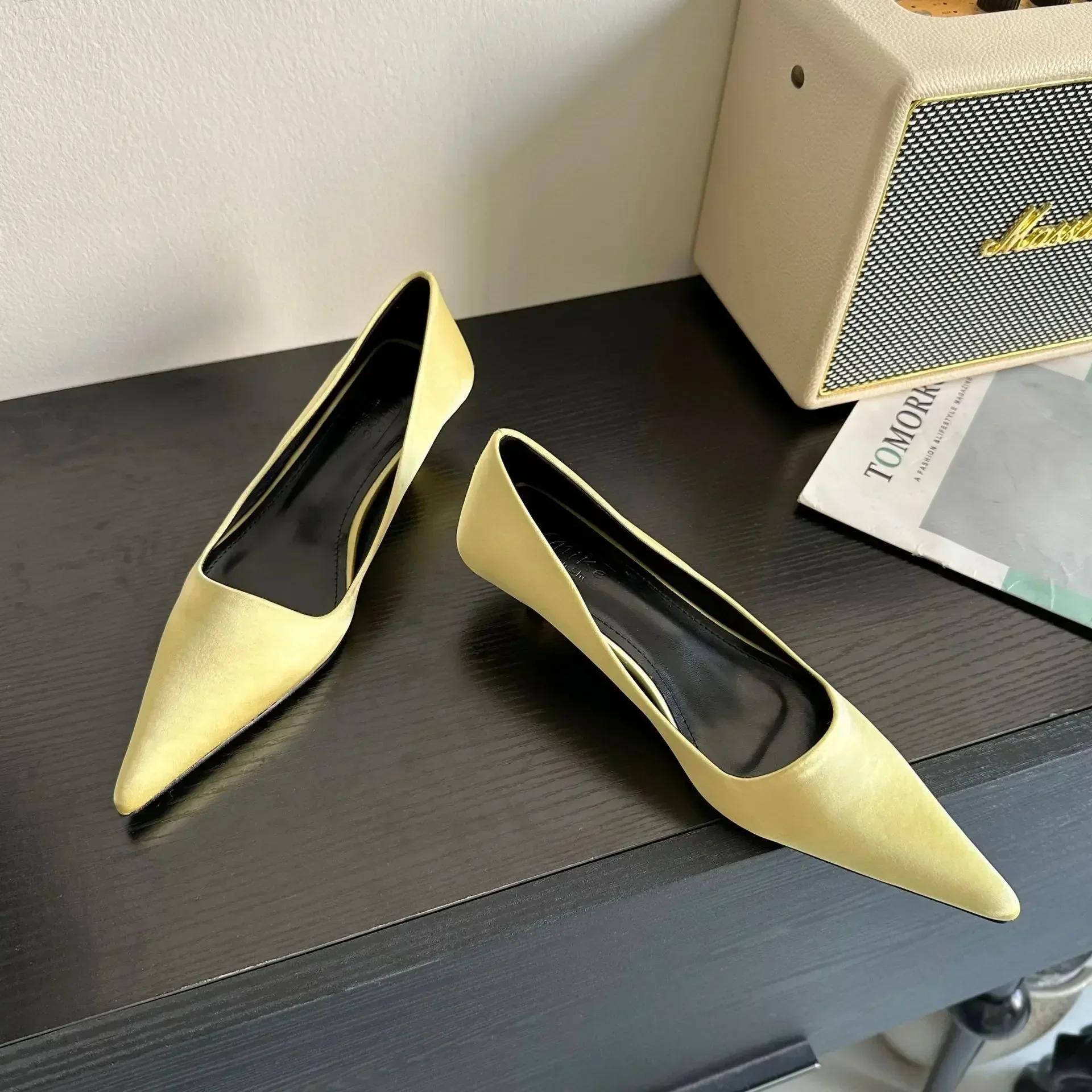 

Мода Элегантный Атласный Низкий Каблук Женские Туфли Лодочки Сексуальный Острый Носок Высокий Каблук 3см Комфорт Неглубокие Офисные Мюли Обувь Платье Обувь Zapatos Mujer 39 жёлтый