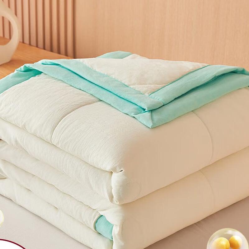 UOSU Lightweight Machine Washable Summer Quilt