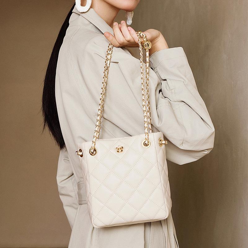 Echtleder Tasche mit großem Fassungsvermögen, Modische Einzel-Schulter Crossbody-Tasche, Pendler-Kettentasche