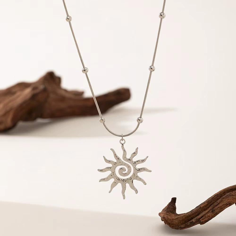 Vintage Chic Sun Shaped Pendant Stainless Steel Necklace Statement Golden Fashion Jewlery Gift