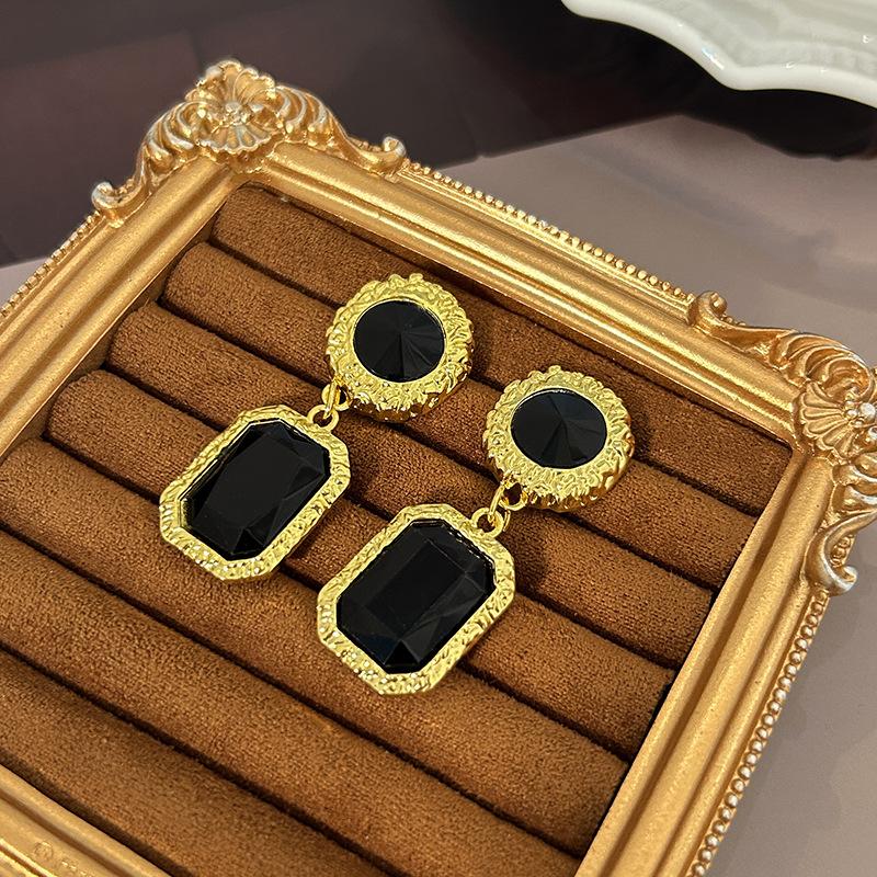 Court Antique Retro Temperament Black Square Geometric Metal Personalized Earrings