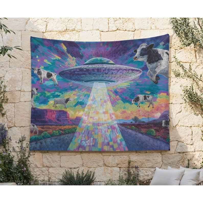 Psychedelic cow kidnapping tapestry 75x100 чёрный