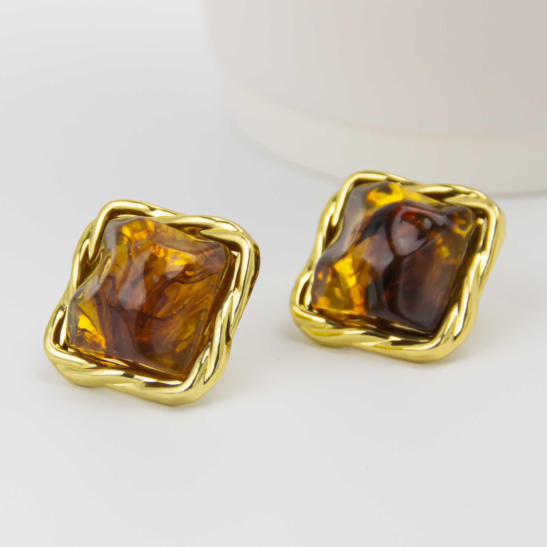 

Новые модные квадратные серьги-гвоздики из коричневой смолы для женщин, винтажные металлические серьги неправильной геометрической формы, ювелирные изделия