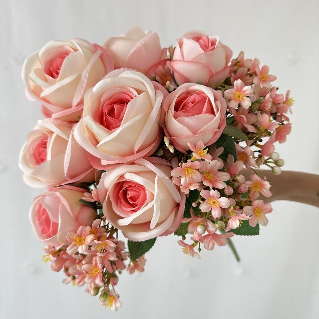 Elegantes Seidenrosen-Bouquet mit realistischem Design für Hochzeitsdekoration und Foto-Requisiten