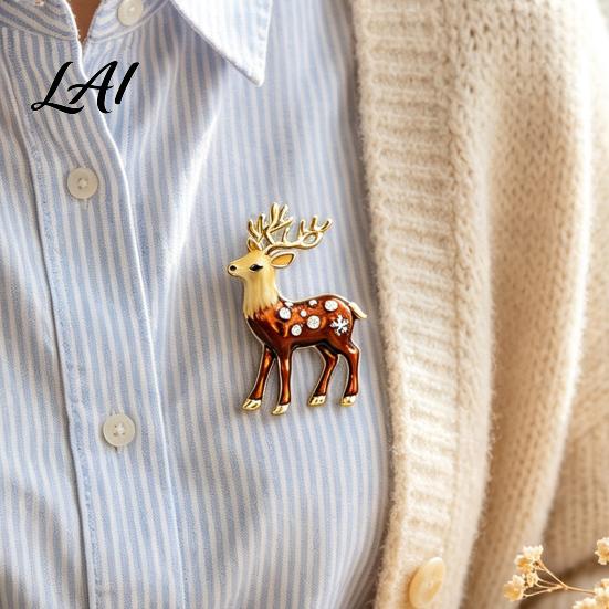 Reindeer Cardigan Brooch Christmas Pin Rhinestone Elk Lapel Sweater Pin Coat Suits Accessories Jewelry Gift for Xmas