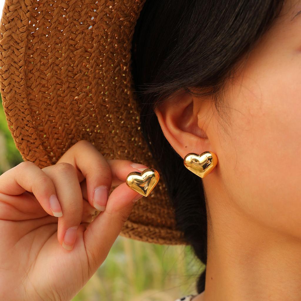 Minimalist Fashion Stainless Steel Heart Shape Stud Earrings For Women Gold Color Heart-Shaped Earring Fashion Jewelry Giftss