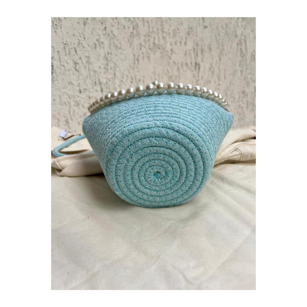 Damen-Schultertasche im Perlendesign in gebrochenem Weiß