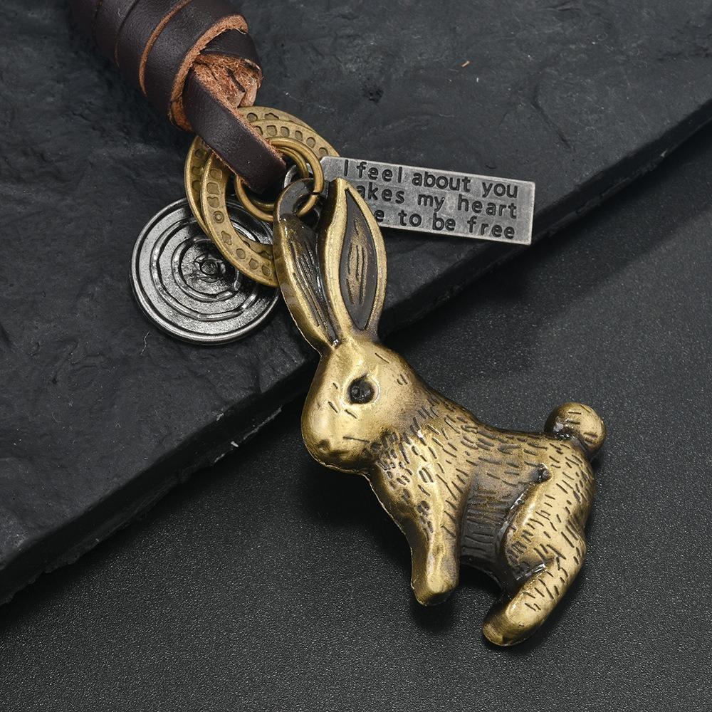 Irregular Leather Key Chains Leaf Bear Car Key Ring Creative Keychain