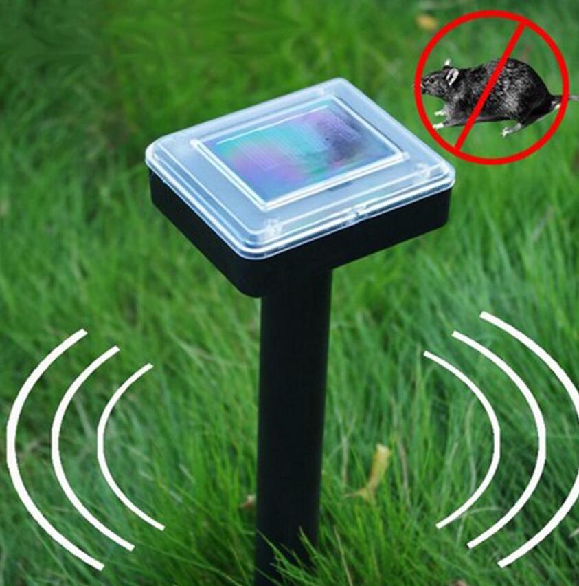 Ultrasonic Animal Repeller for Outdoor Pest Mouse Solar Power Pest Repellent