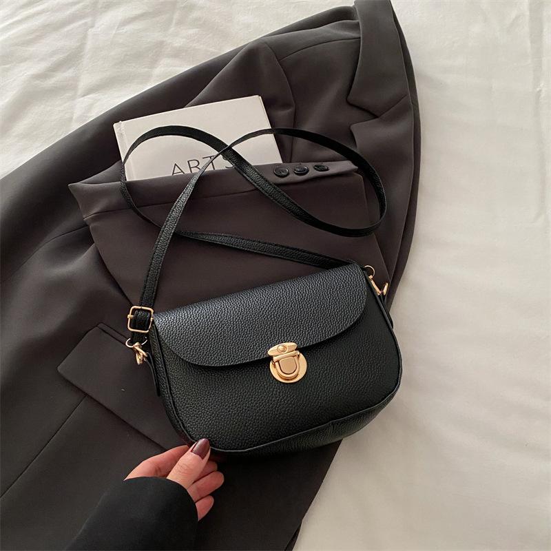 French Niche Bag 2025 New Fashionable Solid Color Texture Shoulder Underarm Bag Spring Versatile Messenger Bag Women's Bag