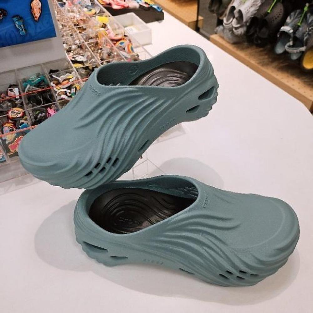 

Crocs Hc04 Echo Wave 210521 3yo FOND/M4W6 (230)