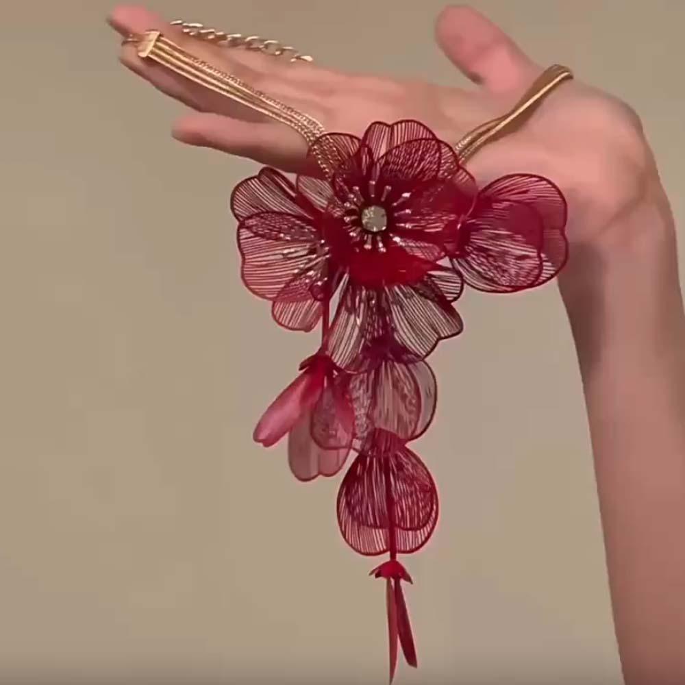 Luxury Cutout Flower Neck Pendant Zinc Zinc Alloy Floral Tassel Necklace Exaggerated Flower Necklace Girls