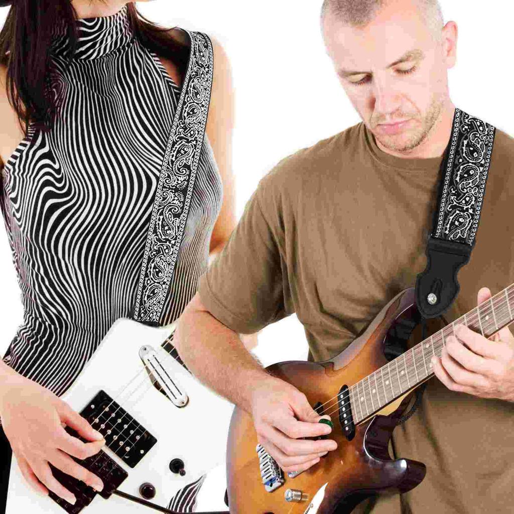 Bestickte Gitarrengurte mit 6 Plektren Nationaler Stil Gitarrengurt Verstellbarer Schultergurt Gürtel Gitarrenzubehör