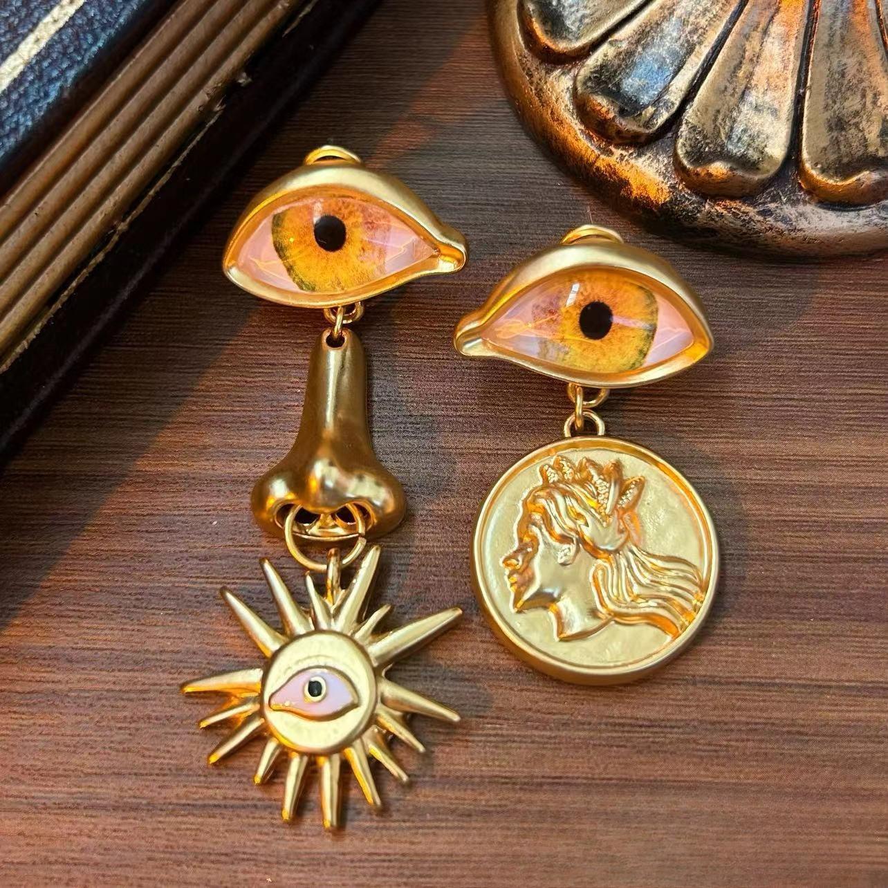 

A set of devil s eyes, Western eyes, nose, antique jewelry, earrings, necklace, suitable for both men and women, suitable for daily wear at parties