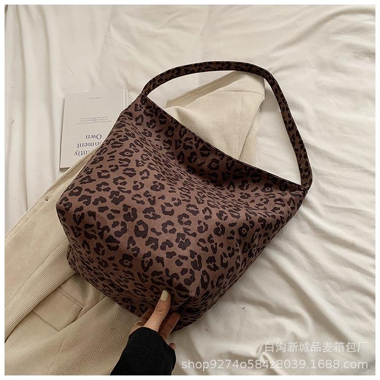 Korean version of retro leopard print shoulder bag women's 2025 trendy new fashion popular tote bag large-capacity canvas bag tide